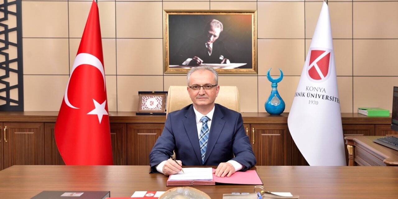 Rektör Özçelik'ten Gazeteciler günü mesajı