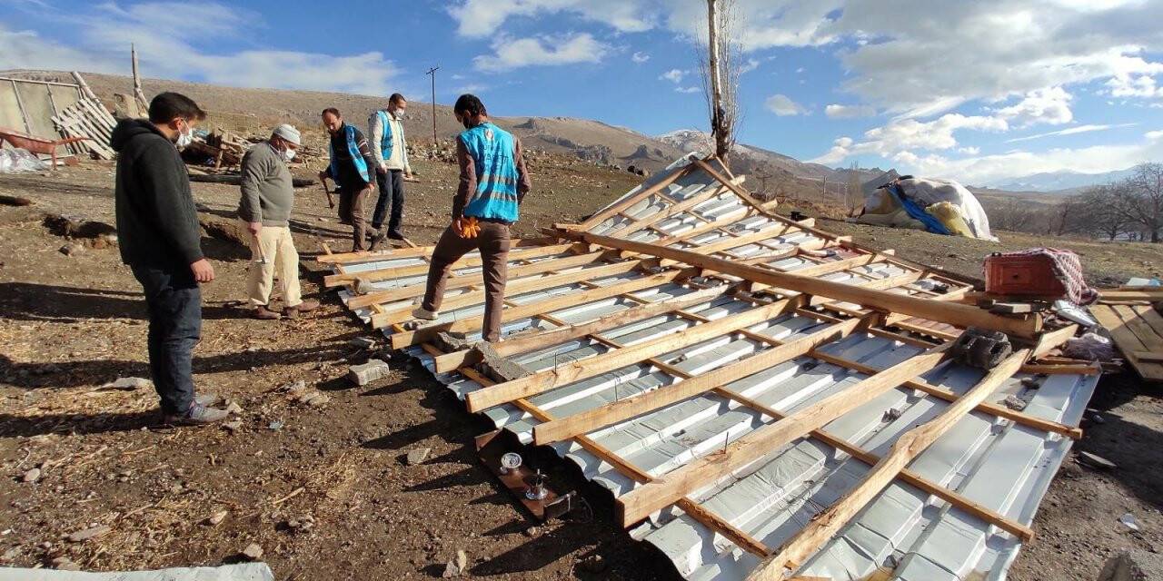 Konya'da ağılı yanan vatandaşa destek