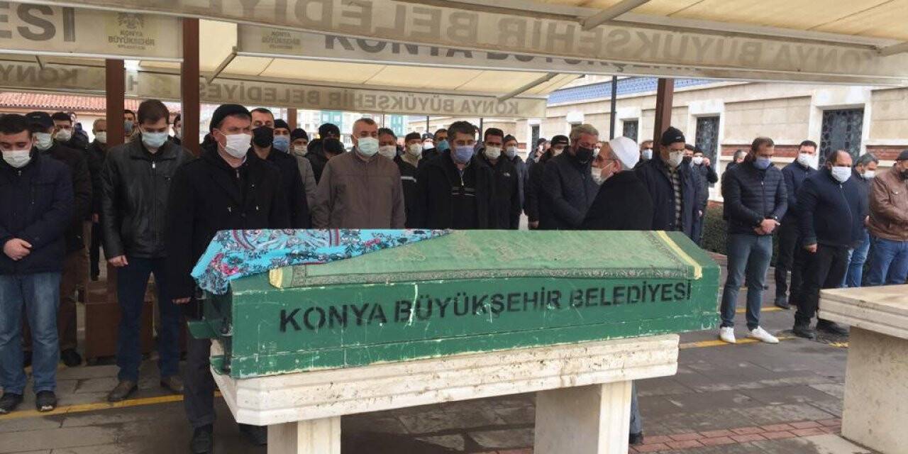 Konya'da 8 yıldır yoğun bakımda tedavi gördüğü hastanede ölen çocuk toprağa verildi