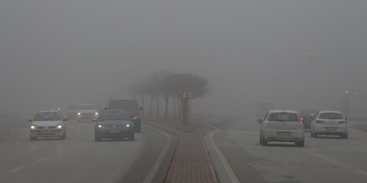 Konya'da yoğun sis hayatı olumsuz etkiledi