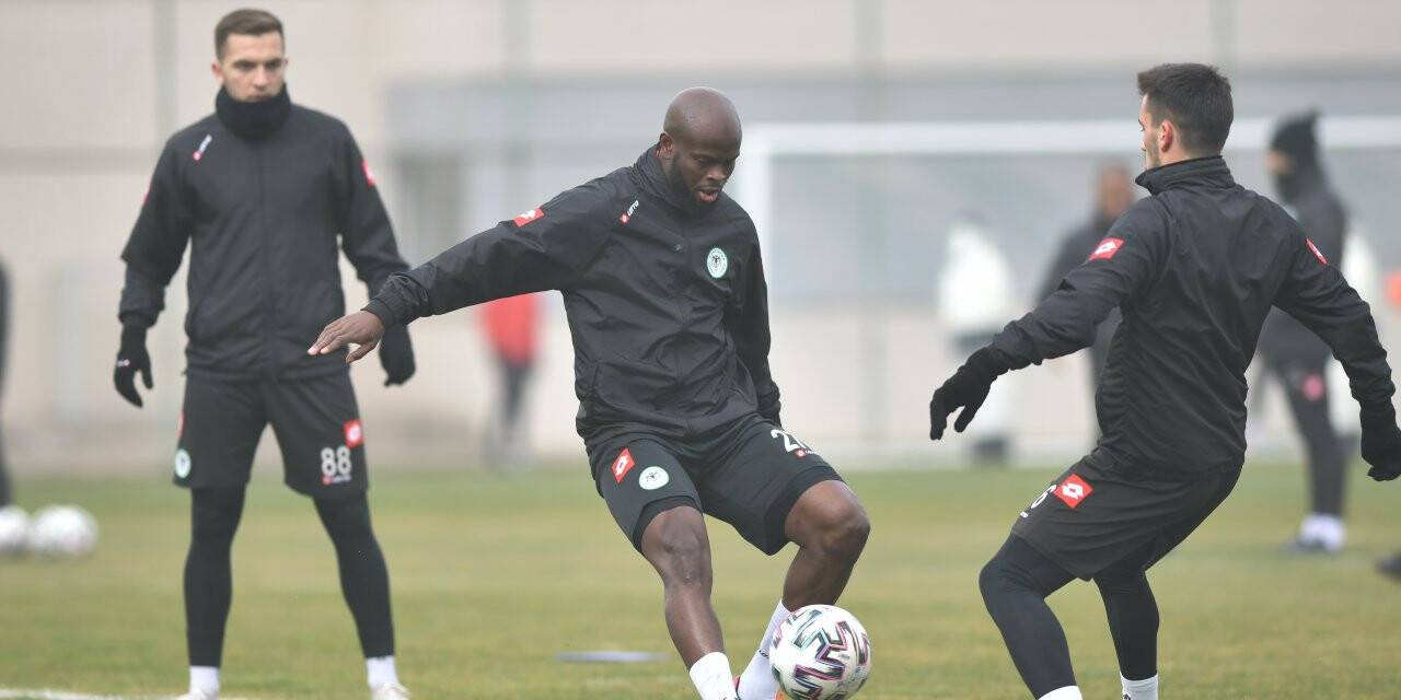 Konyaspor'da Ismael Diomande'nin lisansı çıkartıldı