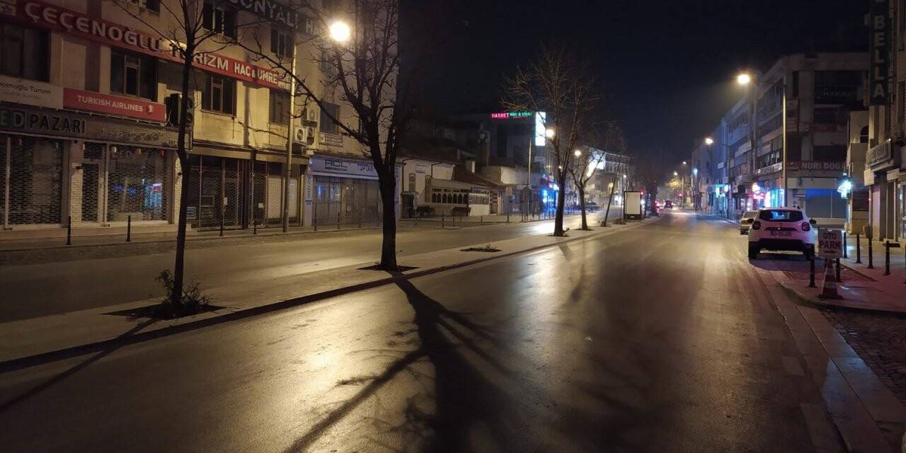 Hafta sonu uygulanacak sokağa çıkma kısıtlaması başladı