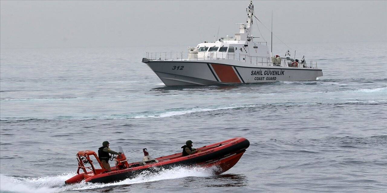 Karadeniz'de batan kuru yük gemisinden 5 kişi kurtarıldı, 2 kişinin cesedine ulaşıldı