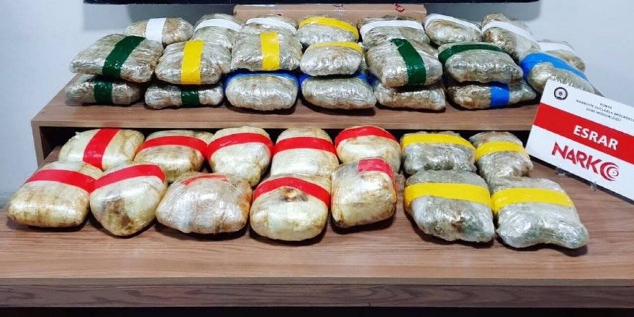 Konya’da bir araçta yapılan aramada 29 kilo esrar ele geçirildi