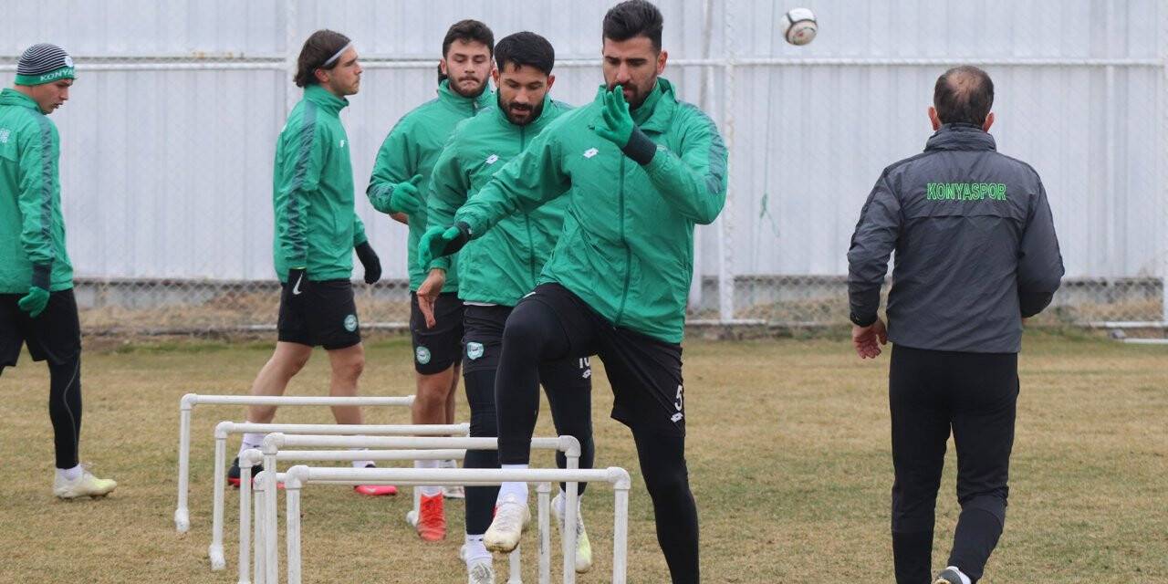 1922 Konyaspor'da kamp devam ediyor