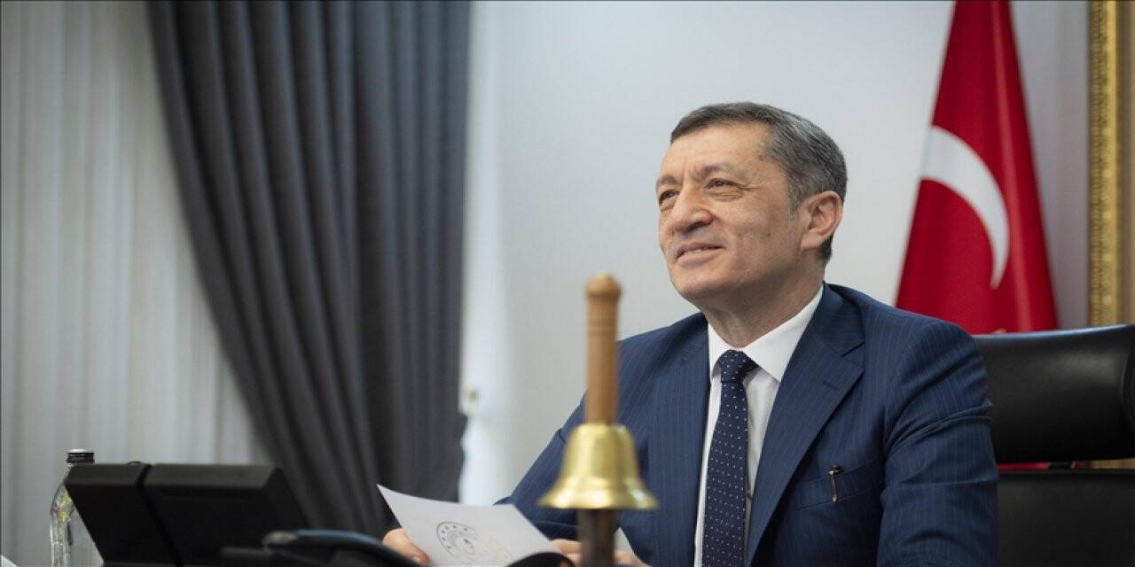 Milli Eğitim Bakanı Selçuk, yarıyıl tatili zilini çaldı: 15 Şubat'tan itibaren sizleri okullarımızda görmek istiyoruz