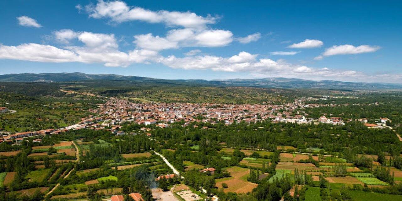 Doğanhisar'da satılık tarla