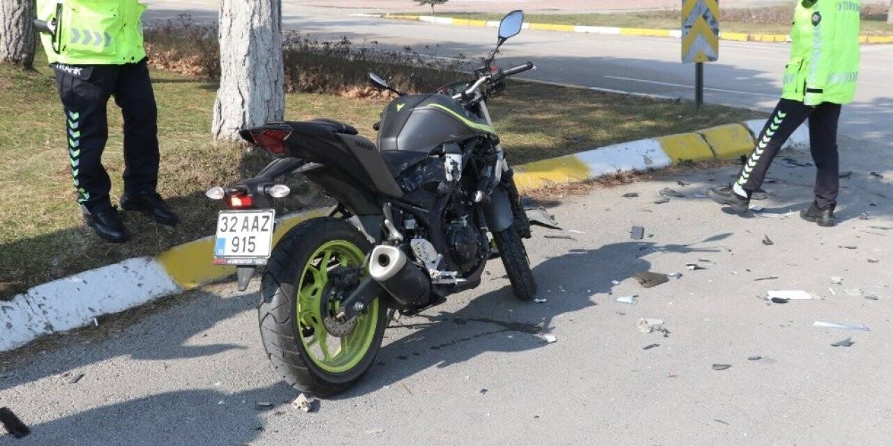 Görev yerine giden polis, trafik kazasında ağır yaralandı