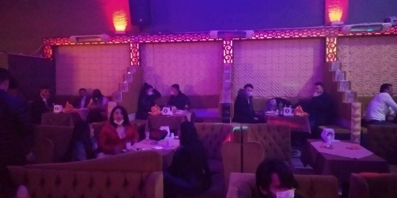 Konya'da 3 mekana polis baskını!