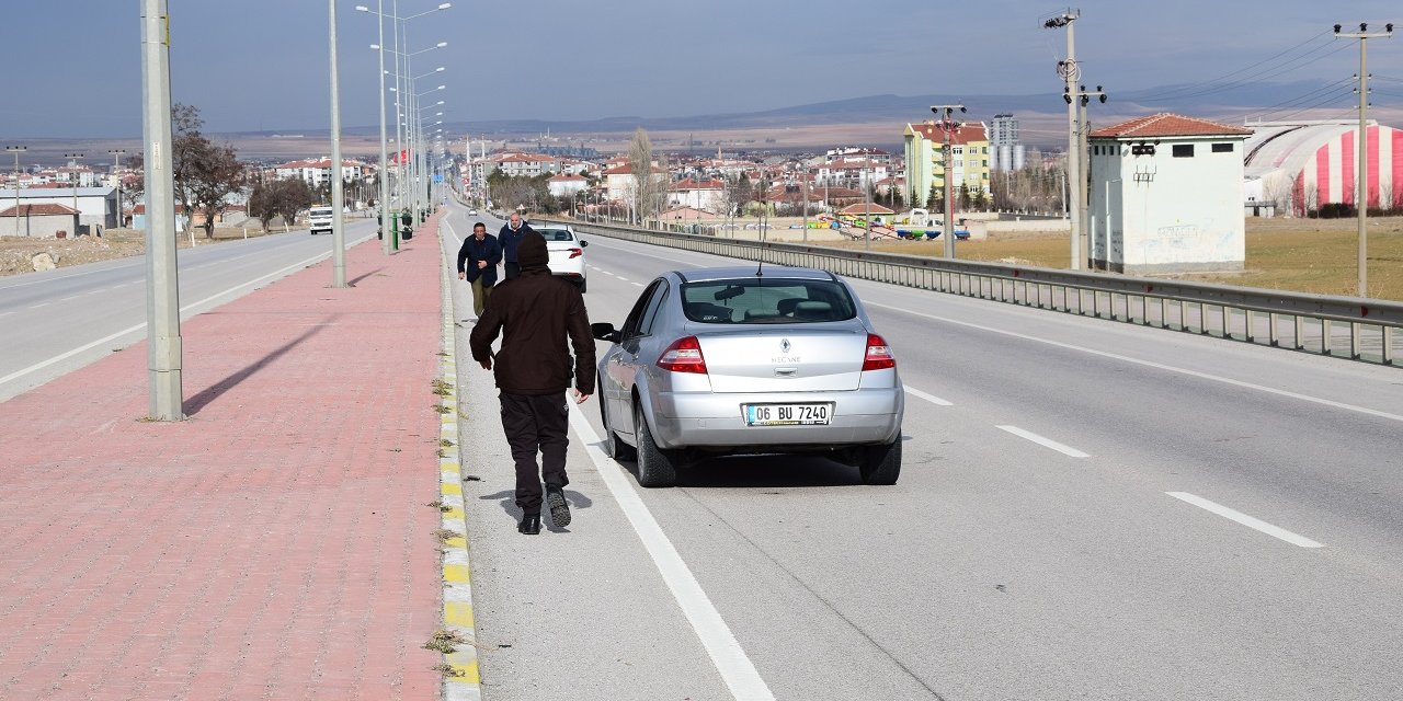 Konya'da hastaneye giderken direksiyon başında rahatsızlanan sürücü öldü