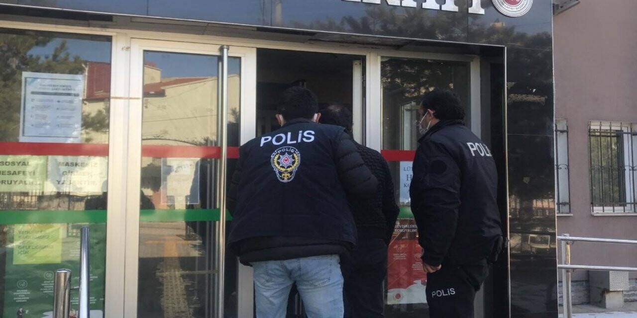 Konya yolunda hatalı sollama kavgasında tır şoförünü öldüren şahıs tutuklandı