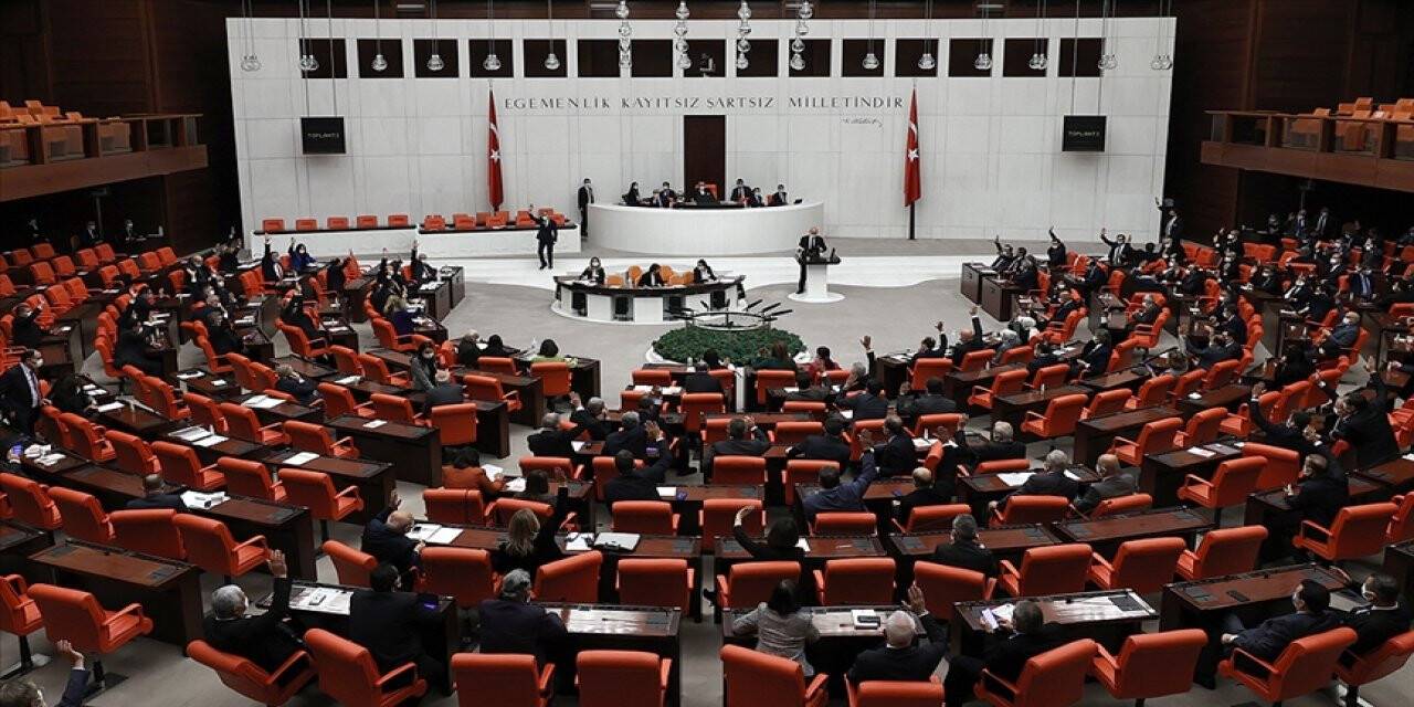 TSK deniz unsurlarının Aden Körfezi'ndeki görev süresi uzatıldı!