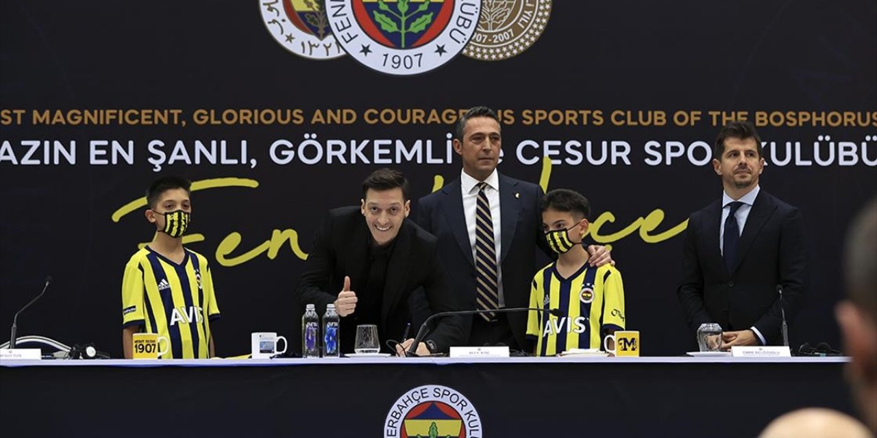 Mesut Özil resmen Fenerbahçe'de
