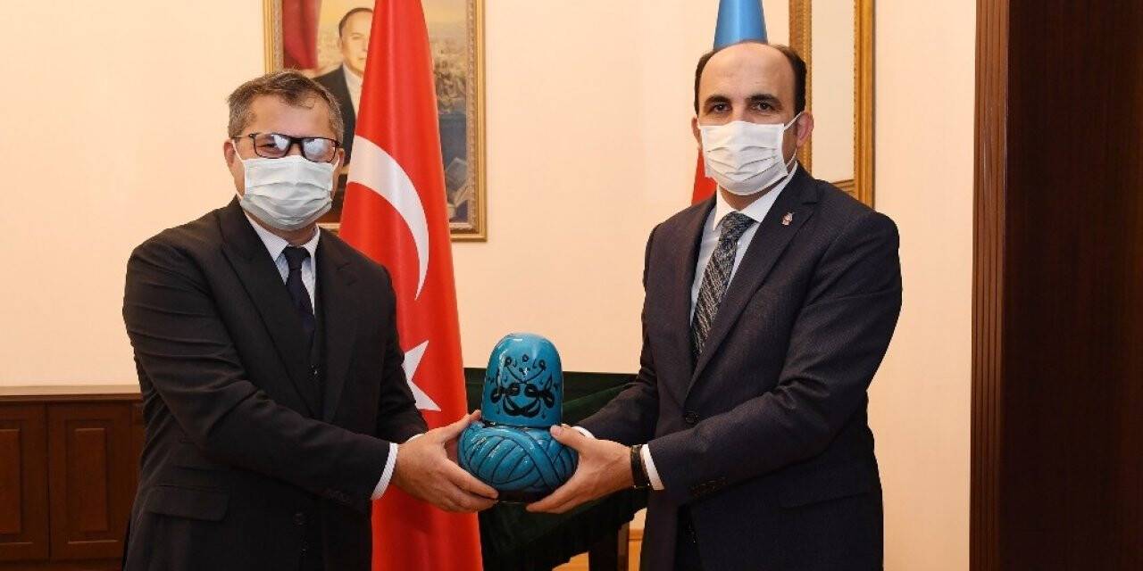 TDBB Başkanı Altay Azerbaycan Büyükelçisi’ni ziyaret etti