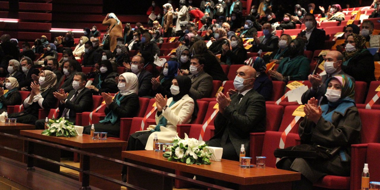 AK Parti Konya İl Kadın Kolları 6. Olağan Kongresi yapıldı! İşte yeni yönetim