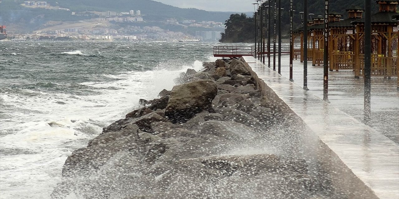 Meteoroloji, Türkiye'nin bazı kesimleri için fırtına ve kuvvetli yağış uyarısında bulundu