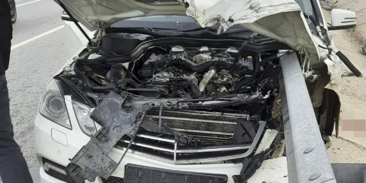 Konya'da otomobil bariyere saplandı! Profesör hayatını kaybetti, 15 yaşındaki kızı yaralı kurtuldu