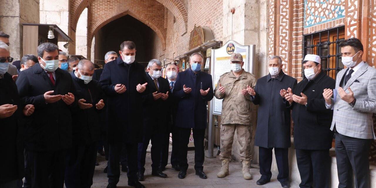 İzzeddin Keykavus Sivas’ta Anıldı