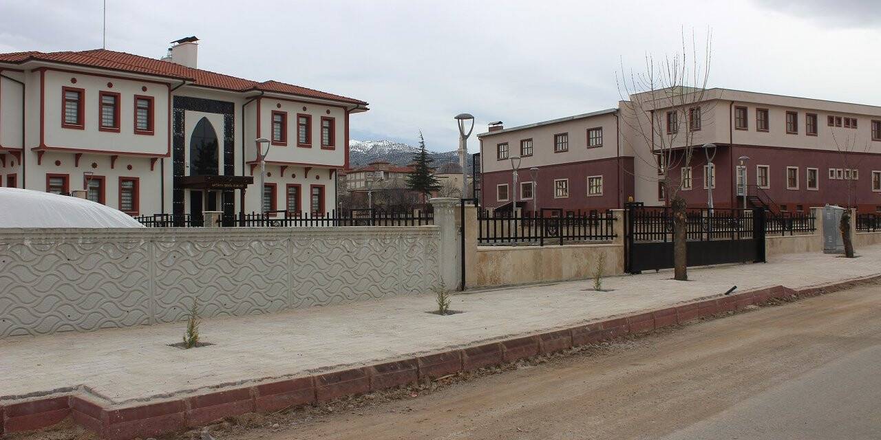 Akören ASEM’de Çevre Düzenlemesi Tamam