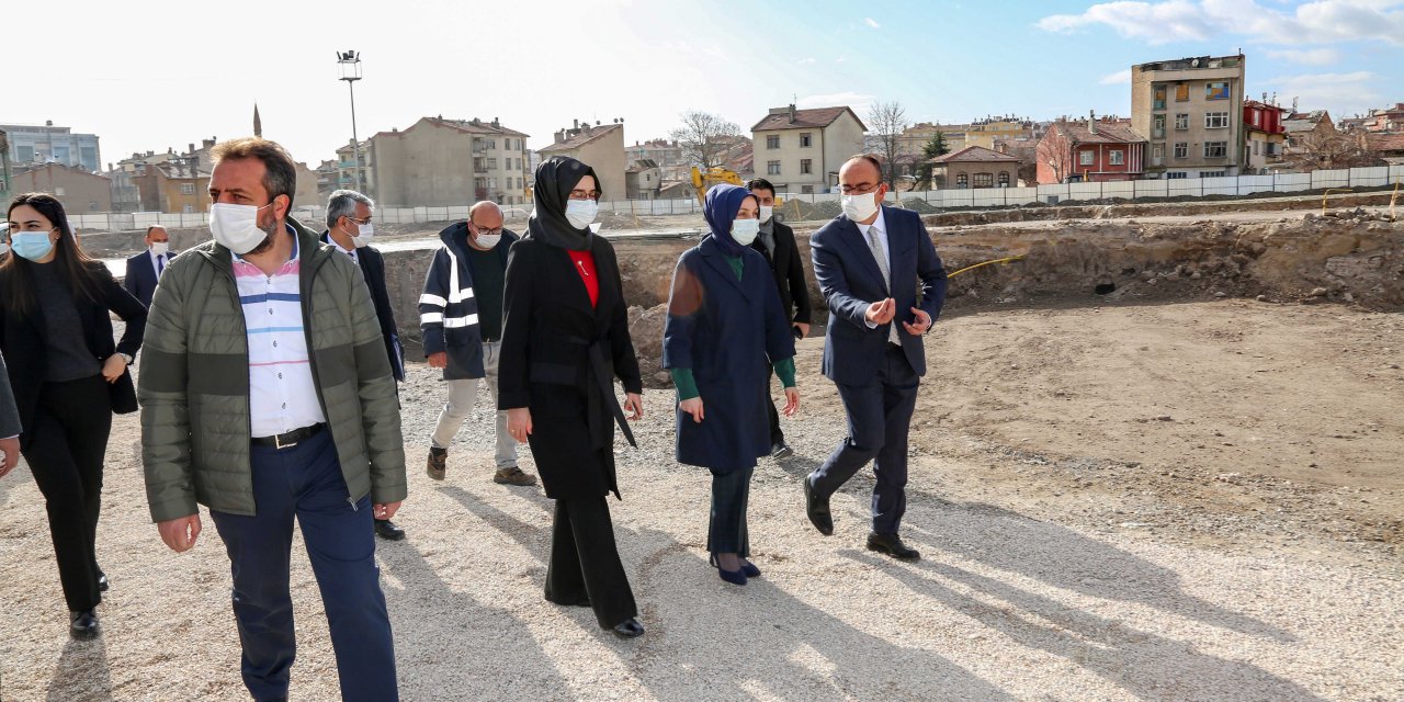 Leyla Şahin Usta; 'Gönlümüz de desteğimiz de Meram'la'