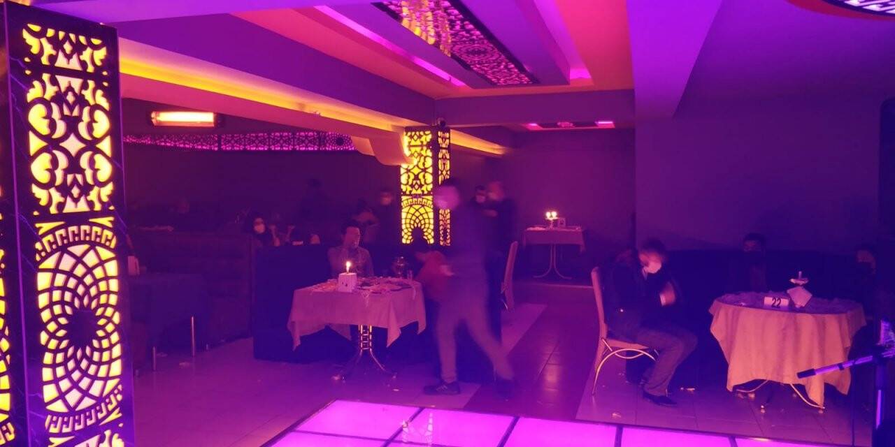 Konya’da sokağa çıkma kısıtlamasında ruhsatsız gazinolara baskın