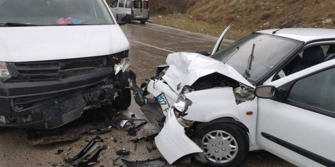 Konya yolunda kaza! 4’ü öğretmen 6 yaralı