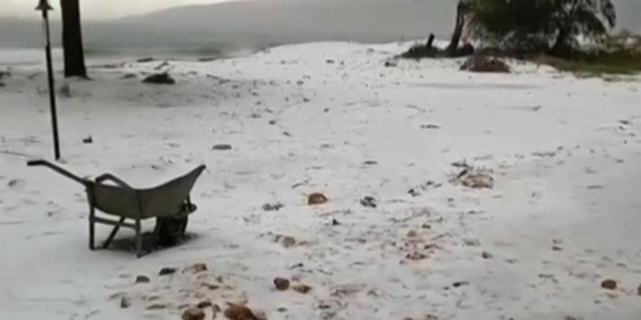 Antalya’ya 5 yıl aradan sonra kar yağdı