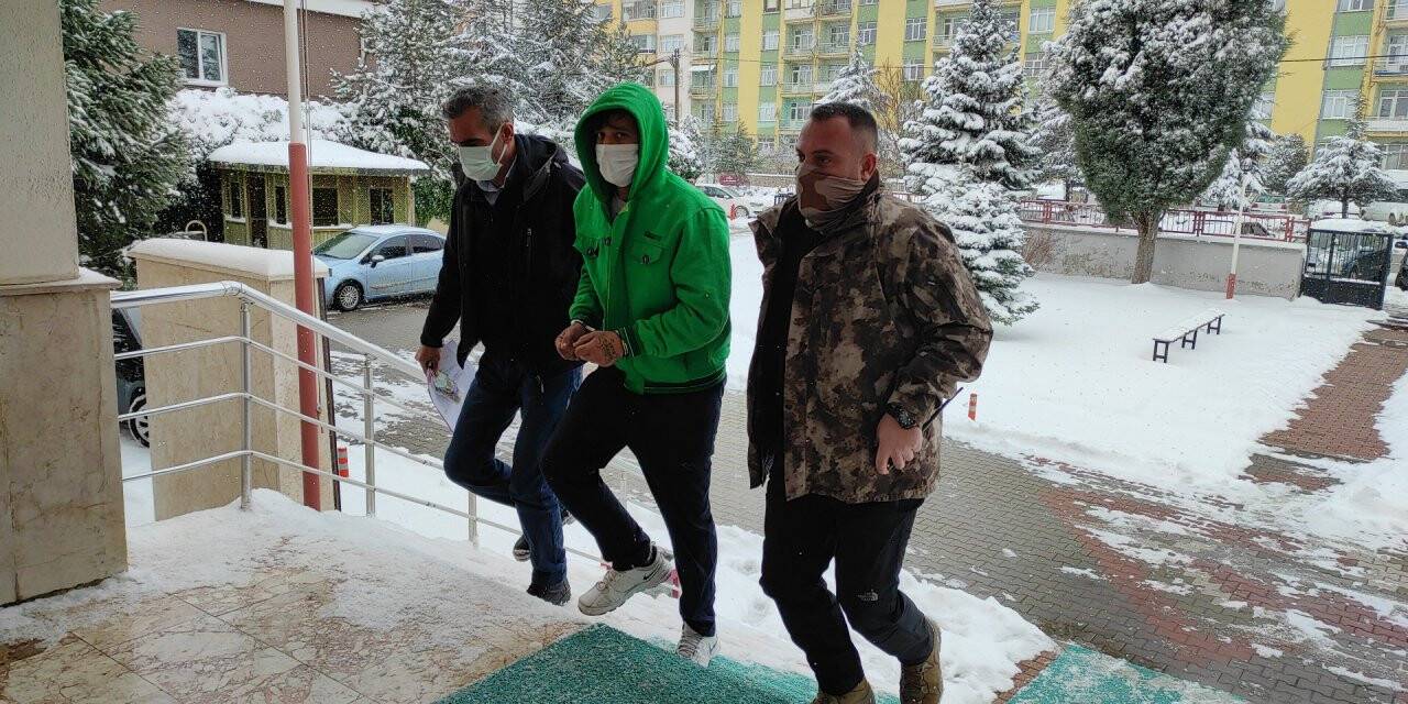 Uyuşturucu Taciri Otobüste Yakalandı