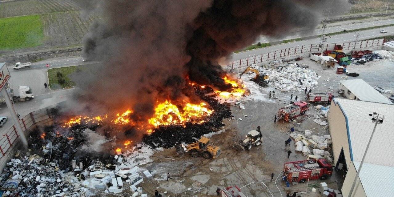 Geri dönüşüm tesisinde yangın