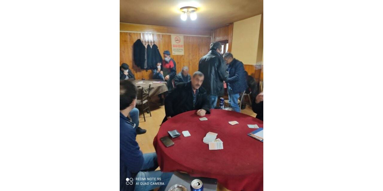 Konya'da Kovid-19 denetimi! Polis basınca çatıya saklandılar!