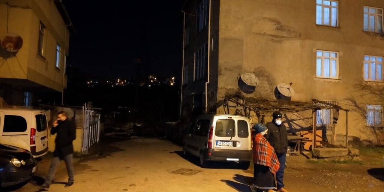 Bıçaklı dehşet: Annesini kalbinden bıçakladı