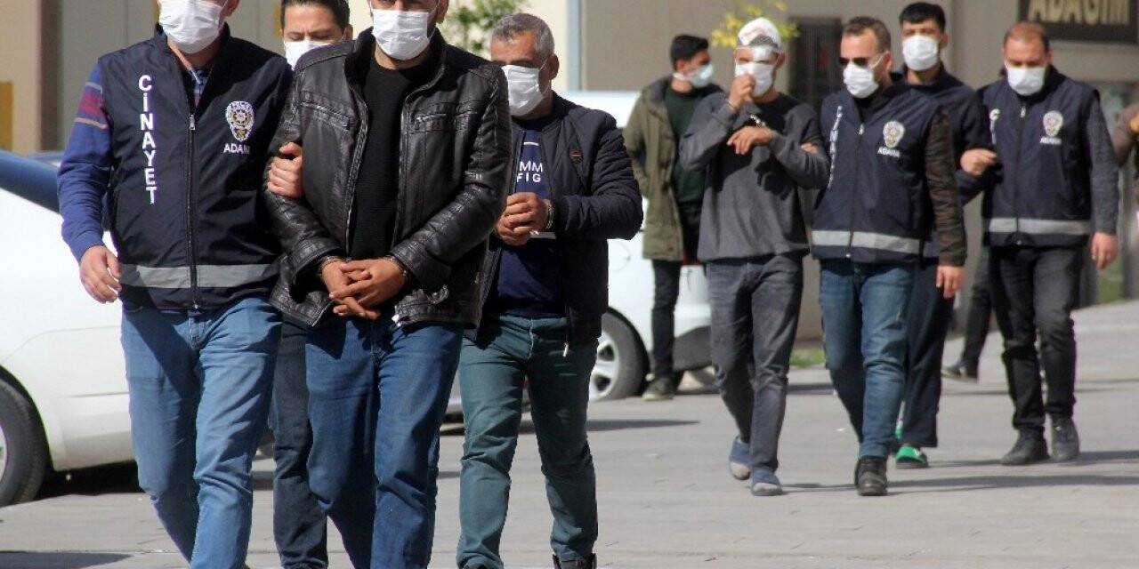 Arkadaşlarını yanlışlıkla öldürüp, işkence yaptıkları şahsa suçu attılar