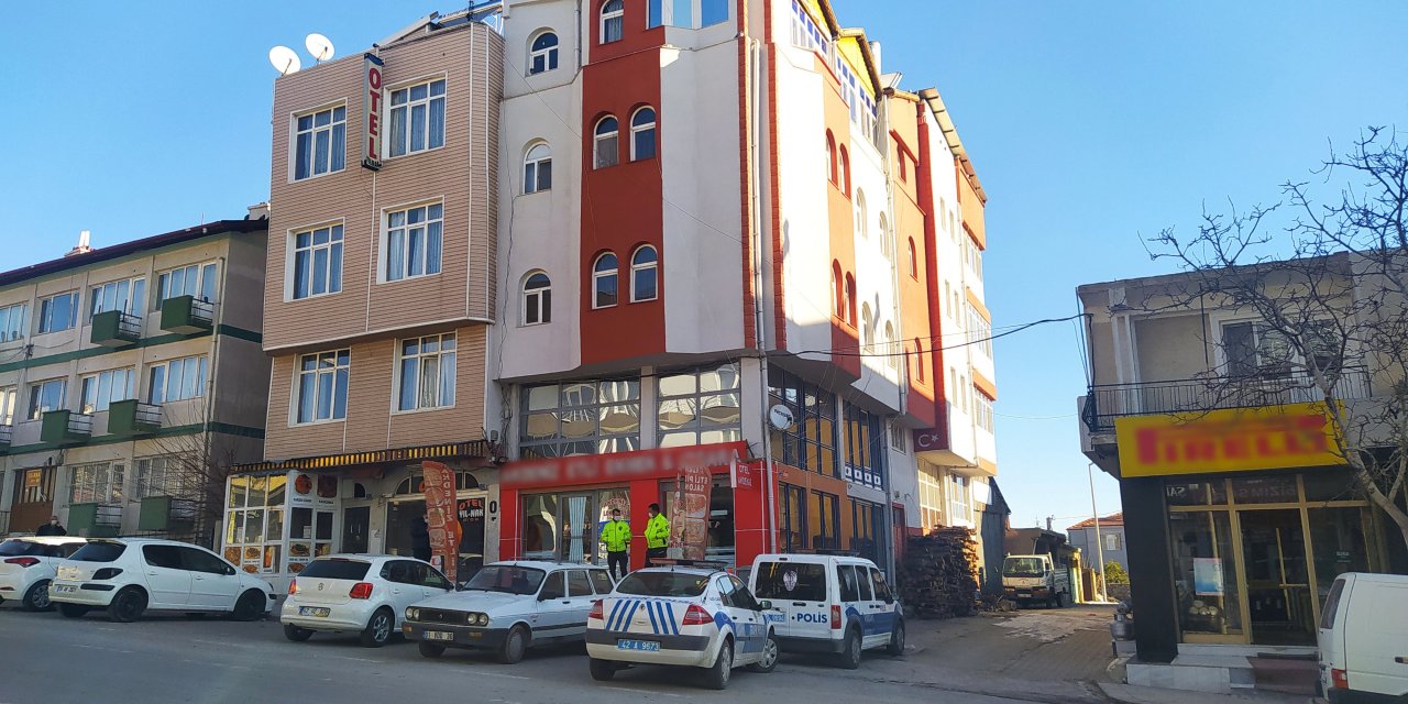 Konya'da kimya öğretmeni kaldığı otelin odasında ölü bulundu