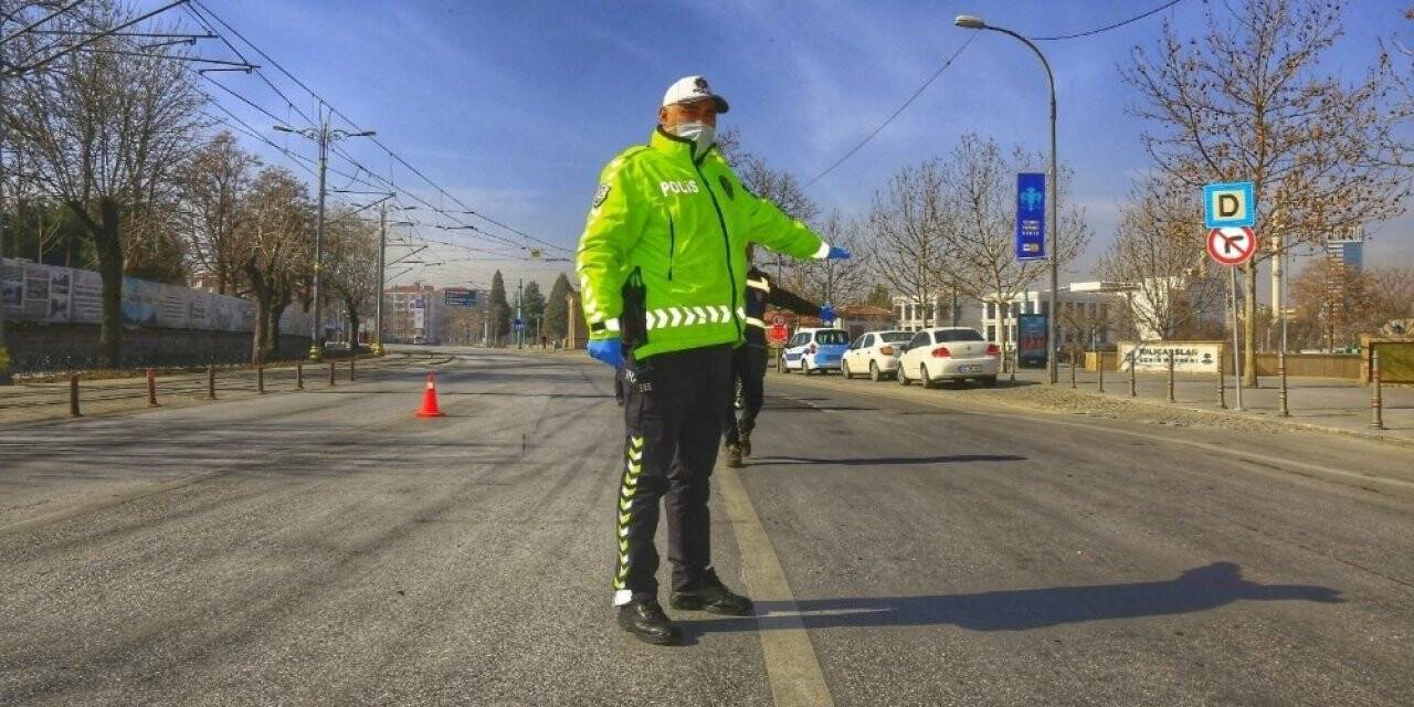 Konya’da trafik denetimleri devam ediyor! Bin 467 sürücüye ceza