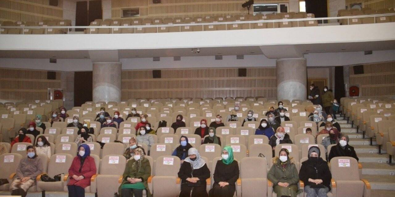 AK Parti Kadın Kolları Gara şehitlerini unutmadı