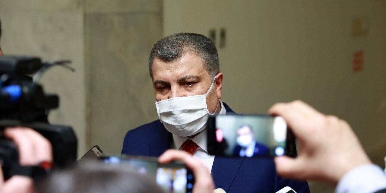 Fahrettin Koca, cenazedeki görüntü için özür diledi