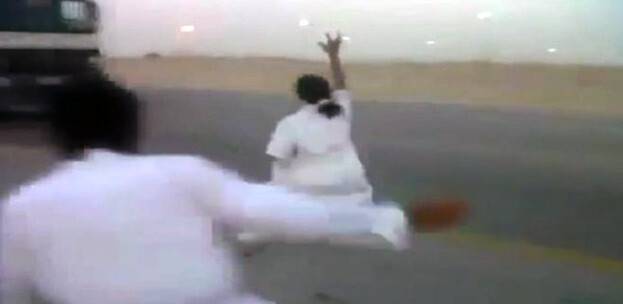 Yolun ortasında ölümle dans ettiler