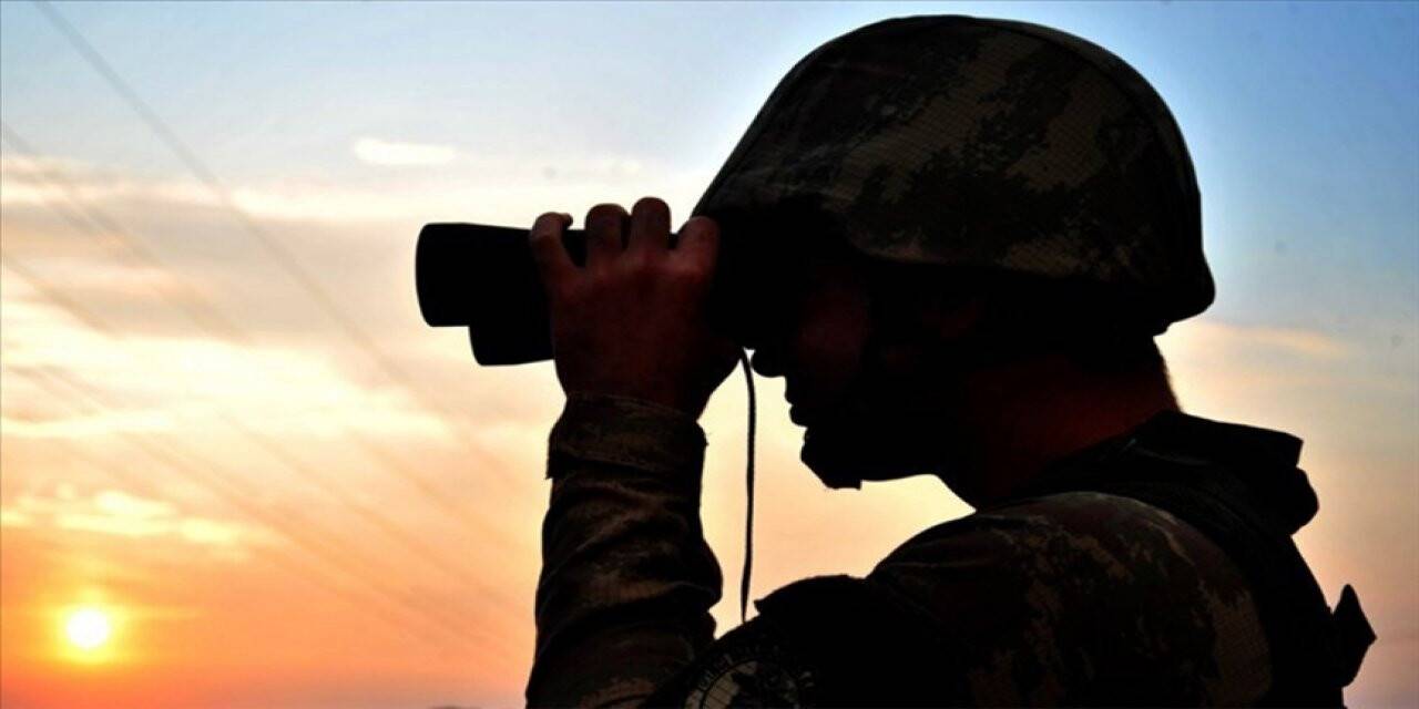 MSB: Yasa dışı yollarla Türkiye'ye girmeye çalışan 2'si terör örgütü PKK mensubu 9 kişi yakalandı
