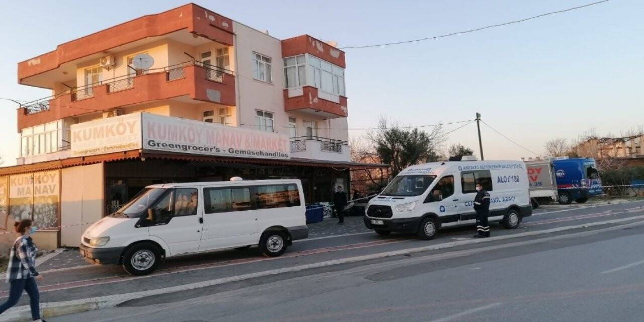 Annesini öldürdükten sonra kaçmak isteyen şizofren genç babası tarafından yakalandı