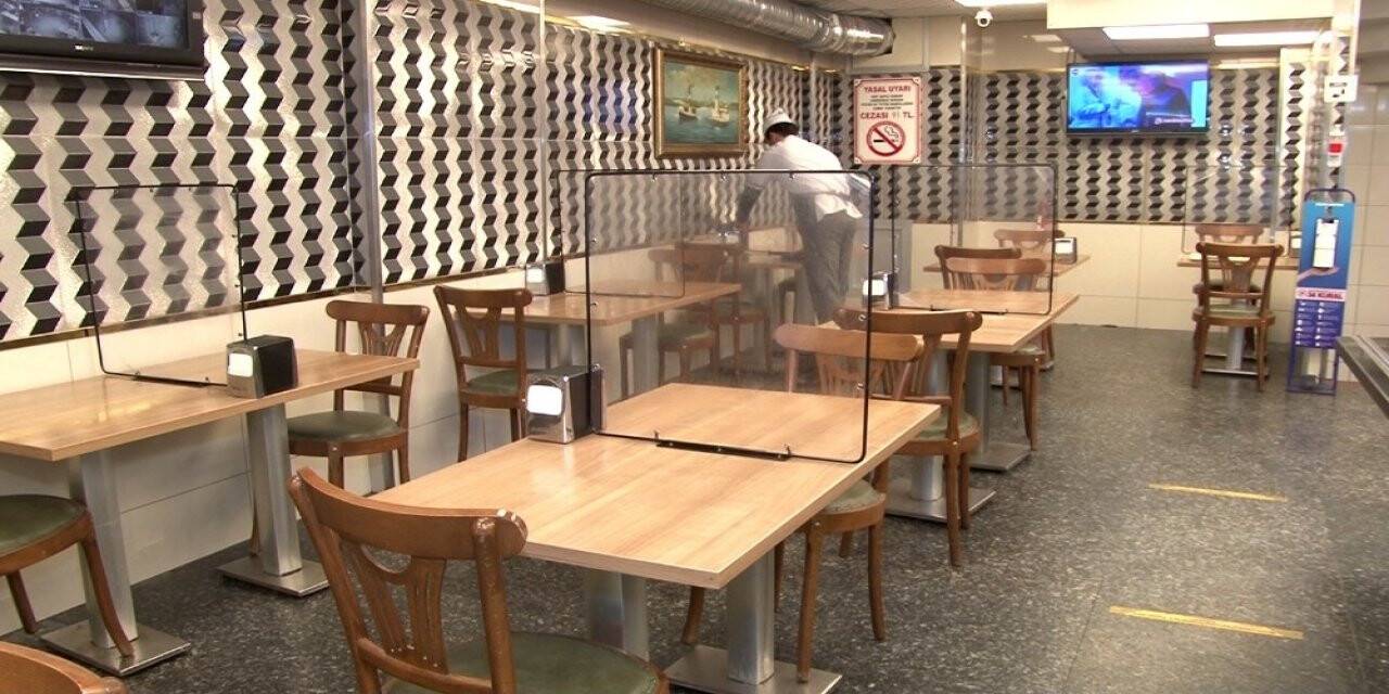 Kafe ve benzeri işletmeler ilk masa müşterilerini almaya başladı