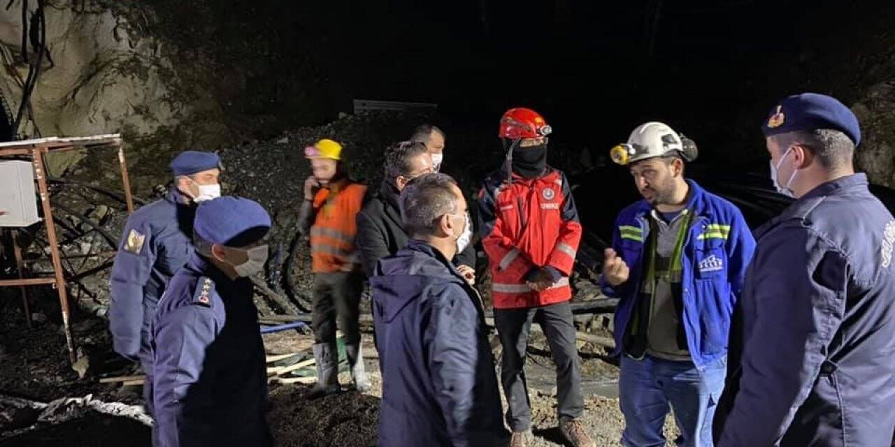 Çanakkale Valisi Aktaş, göçük bölgesinde incelemelerde bulundu