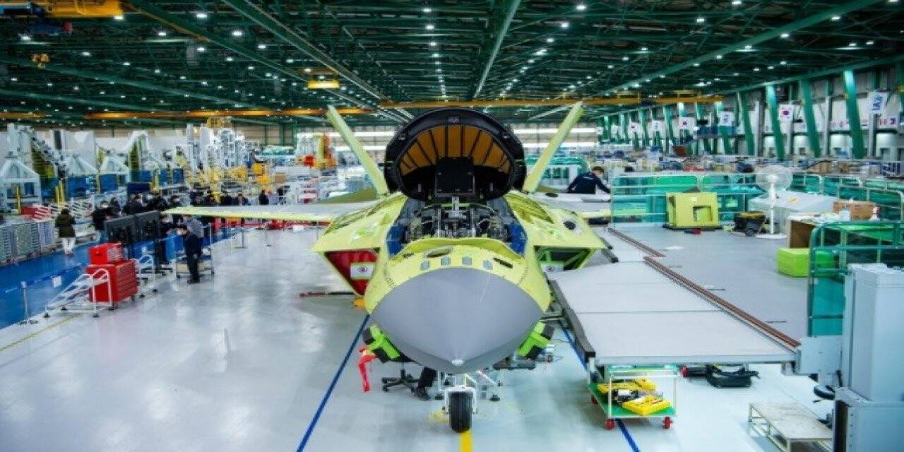 Güney Kore’nin ilk yerli savaş uçağının prototipi tanıtıldı
