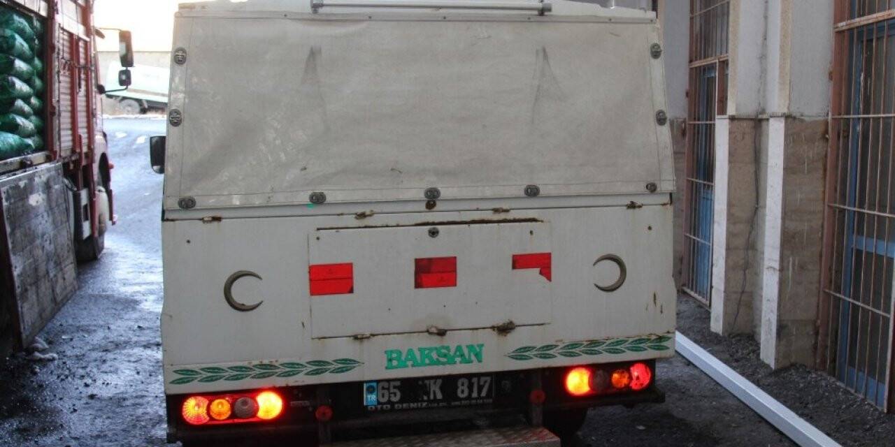İran sınırında donmuş erkek cesedi bulundu