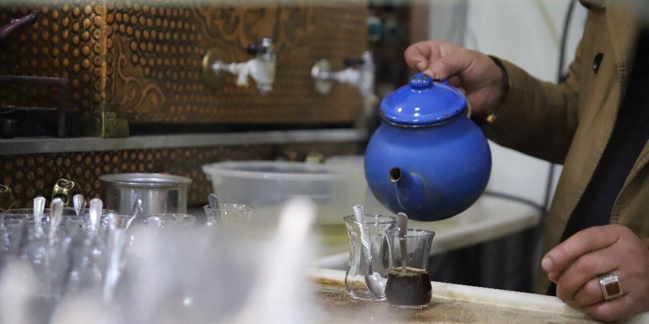 Elazığ’da yeni normalleşme süreciyle çaylar yeniden demlendi