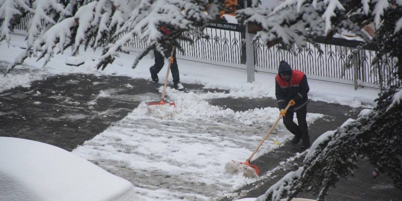 Tatvan Belediyesinden gülümseten paylaşım