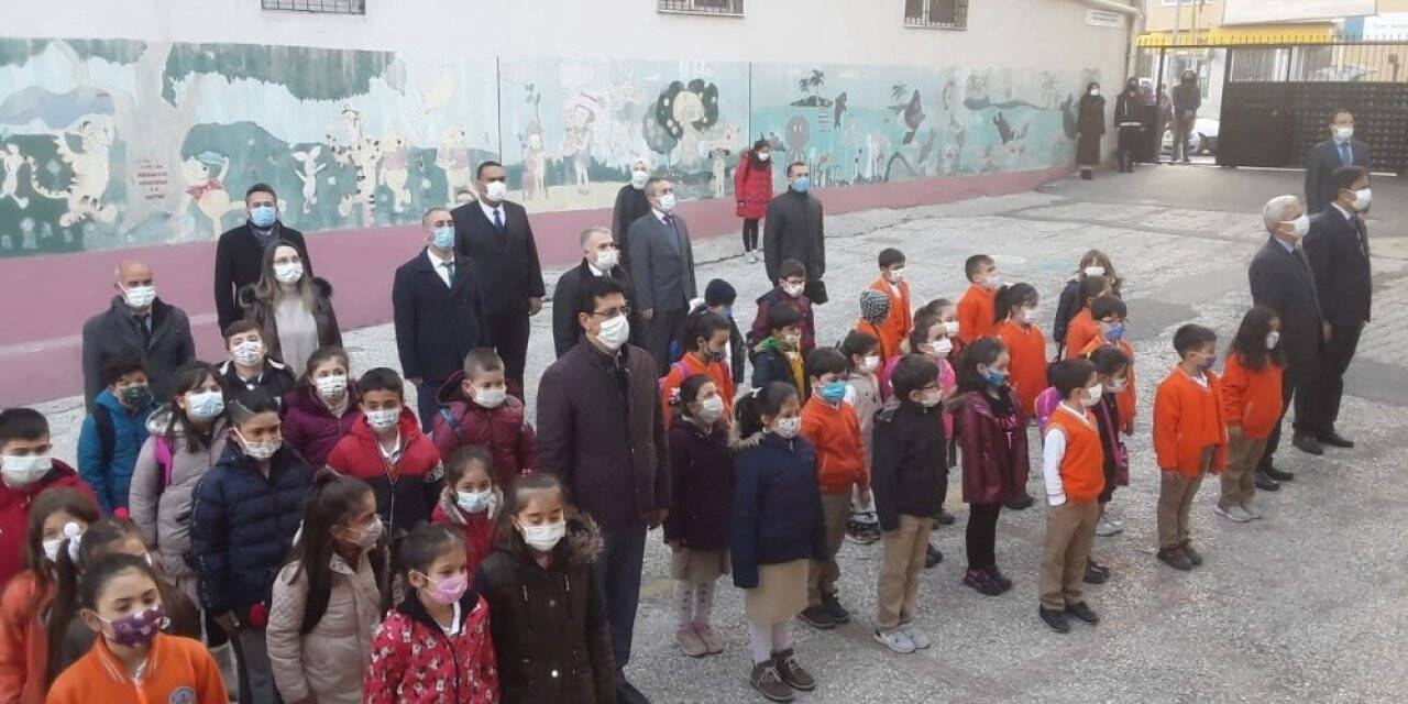 Kula’daki okullarda yüz yüze eğitim başladı