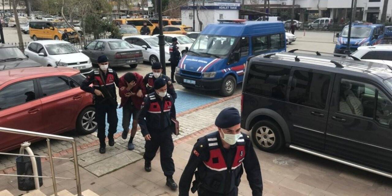 Kendisini yakalayan ev sahibini yüzünden vuran hırsız yakalandı