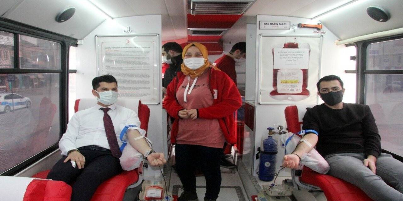 “İyiki varsın kan dostum” kampanyasına destek