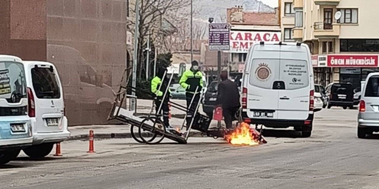 Benzin döküp ekmek teknesini böyle yaktı