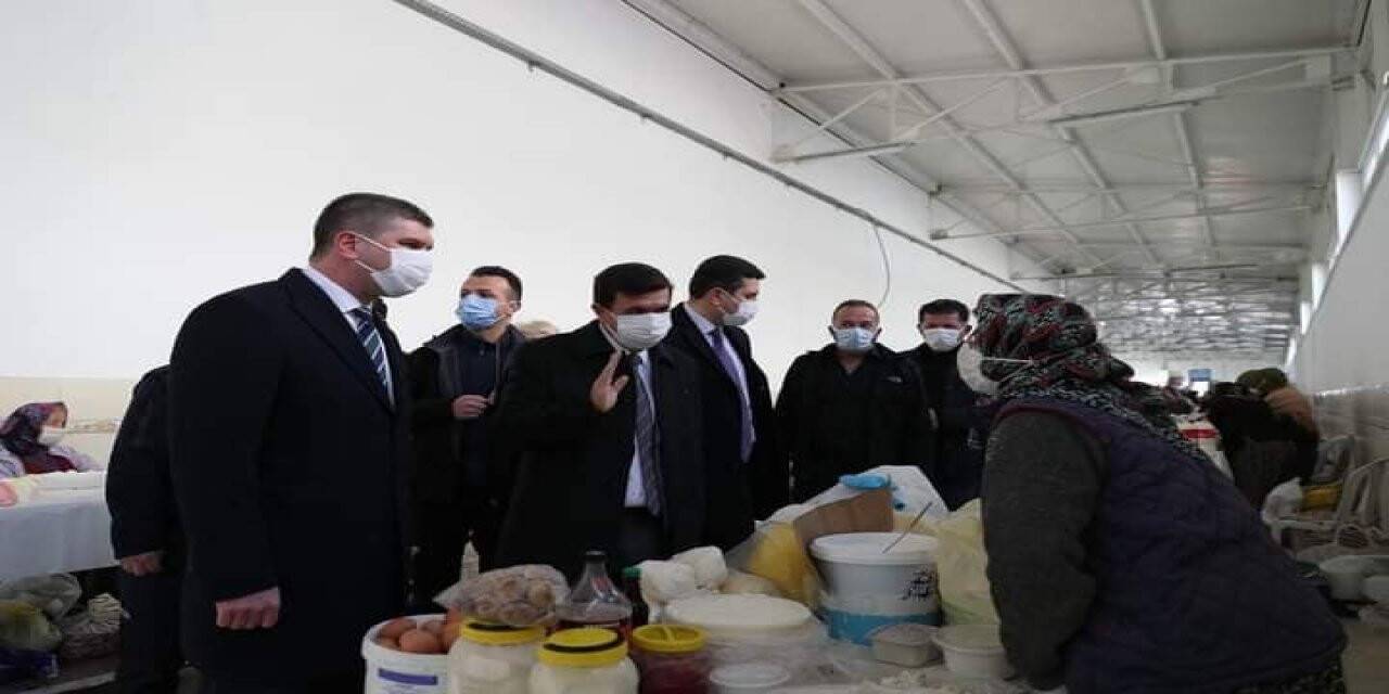 Çok yüksek riskli iller arasında bulunan Burdur’da yetkililer Salı Pazarı’nda denetim yaptı